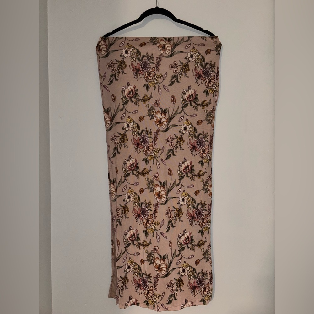 Riley & James Floral Stretch Muave Skirt with Slit - Picture 3 of 3